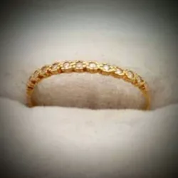 Anillo Original 18K Exclusivo Sencillo Con Circones Redondos Pequeños