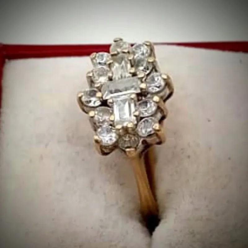 Anillo Original 375 (9K) de Joyería Macizo y Exclusivo Estilo Roseta