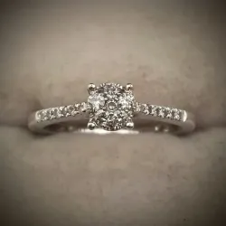 Anillo Sencillo Con Brillantes Exclusivo de Oro Blanco 9K