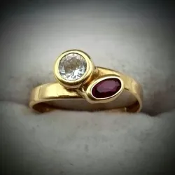 Anillo Sencillo con dos Gemas Blanca y Roja
