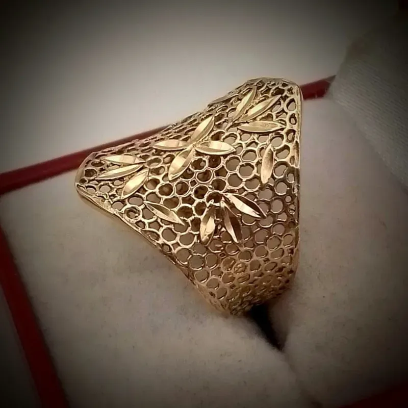 Anillo Tejido Con Volumen Con Flores En Dibujos