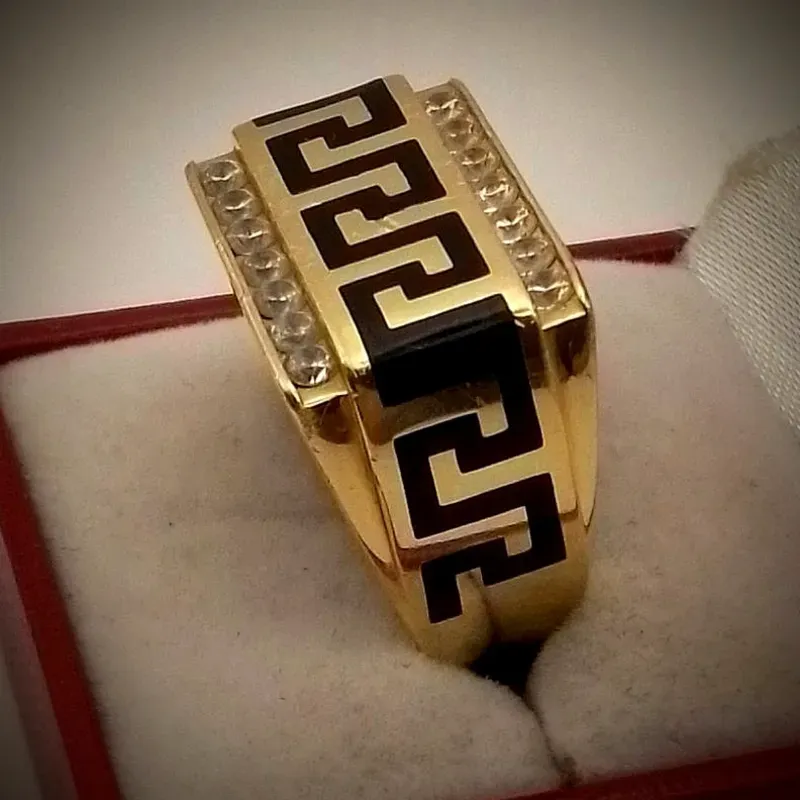 Anillo Versace Con Volumen Rectangular