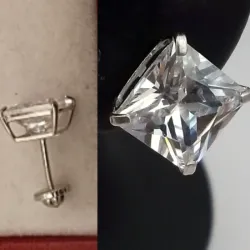 Arete Original 14K de oro blanco pegado cuadrado con circón blanco