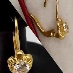 Aretes colgantes con circón blanco en forma de corazón