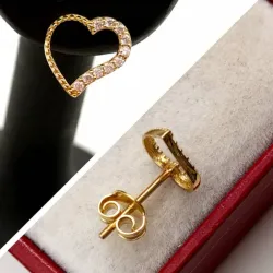 Aretes Originales 10K (NUEVOS) Pegados En forma de Corazón