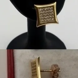 Aretes Pegados Cuadrados Con Circones Blancos