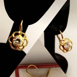 Aretes Exclusivos Con Circón Redondo 