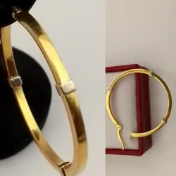 Argollas de tubo plano con. 3 detalles en oro blanco