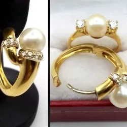 Conjunto de anillo con argollas con perlas