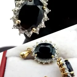 Conjunto de aretes con dije de Zafiro