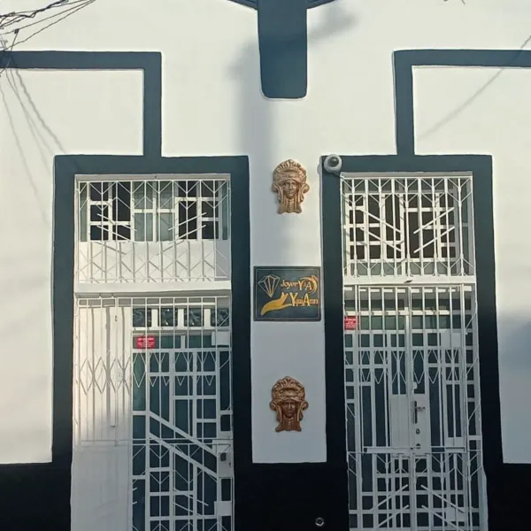 Nuestra Joyería 👑YquiAran👑fundada el 30 de julio 2019 se especializa en la compra, limpieza de prendas de oro y de plata y en la comercializacion de Prendas Exclusivas Originales de Oro 👑 además de Relojes Originales, complaciendo a nuestros clientes con seguridad, confianza y un trato personalizado, Radicamos en Camagüey, Cuba