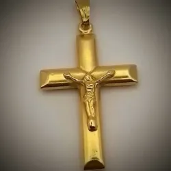 Dije Crucifijo Con Jesús Con Volumen