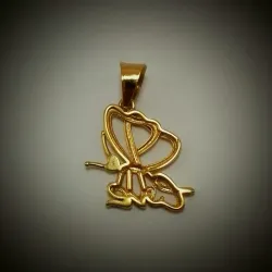 Dije de mariposa con love