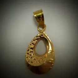 Dije en forma de arete