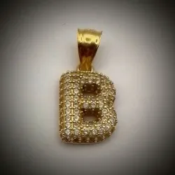 Dije Letra B con Circones Blancos y Malla por detrás Macizo