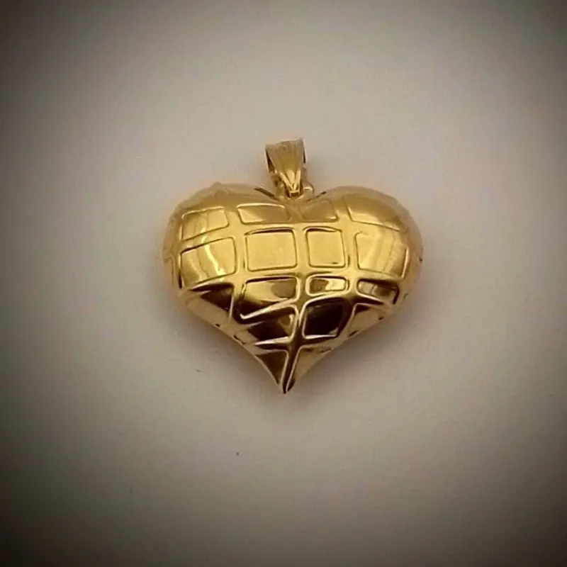 Dije Original 10K En forma de Corazón con Volumen Reversible Combinado en Oro blanco y Predomina más el Oro Amarillo