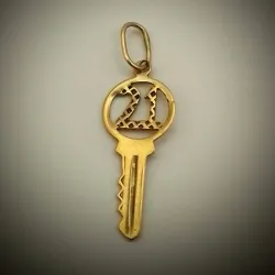 Dije Original 10K En forma de Llave 🔑