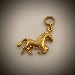Dije Original 14K Forma de Caballo en Relieve