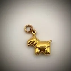 Dije Original 14K Forma de Perro en Relieve