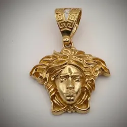 Dije Original 14K Versace en Relieve Con Volumen