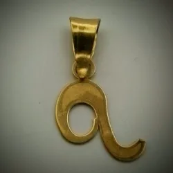 Dije Original 18K en Forma de Bastón o Letra A