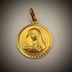 Dije Redondo con Cara de Ángel