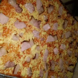 Pizza extra de lomo ahumado 
