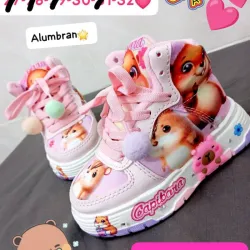 BOTAS ROSA POMPONES CAPIBARA 🎀✨ Alumbran🌟   💰 9500 cup