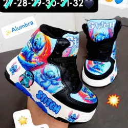 BOTICAS NEGRAS STITCH* Alumbran🌟