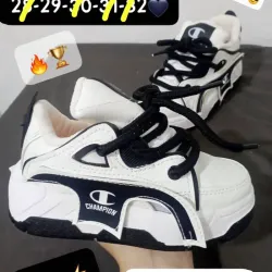 CHAMPION BLANCO DETALLES NEGROS 🤍😎