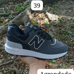 New Balance negro