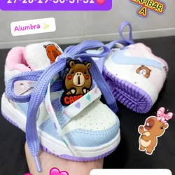 NIKE AIR FORCE CAPIBARA DOBLE CORDON CON DETALLES ROSADOS Y MORADOS 🩷🎀 Alumbra ✨