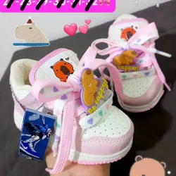 NIKE AIR FORCE ROSA CAPIBARA DOBLE CORDÓN