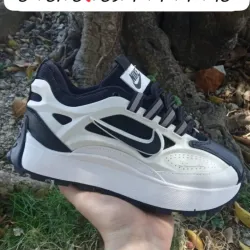 Nike Bailleli blanco y negro