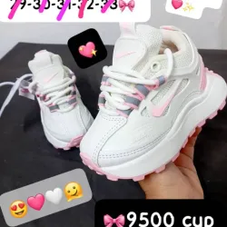 NIKE BAILLELI DETALLE ROSA CLARO🌸