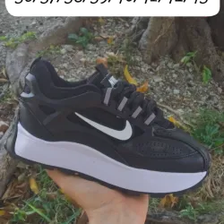 Nike Bailleli negro logo blanco