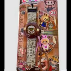 Reloj con proyector y dos llaveros 