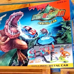  🦖PISTA DE CARRERAS CON DINOSAURIO 🚗