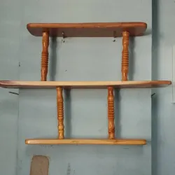 Estante de madera
