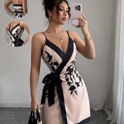 Vestido corto con lazo