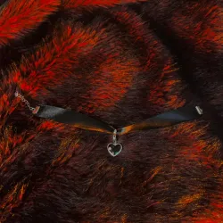 Choker satén con corazón negro🖤
