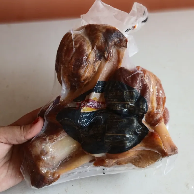 Lacón Ahumado contiene hueso