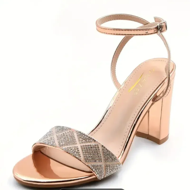 Zapatos de vestir. Mujer