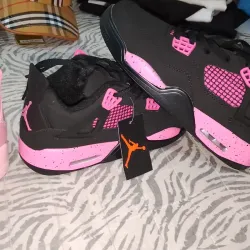Tenis JORDÁN RETRO 4 