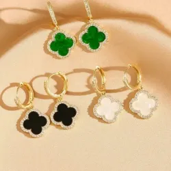 Argollas de trébol modernas
