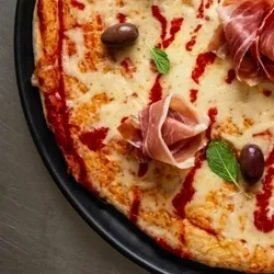 Pizza Napolitana con Jamón