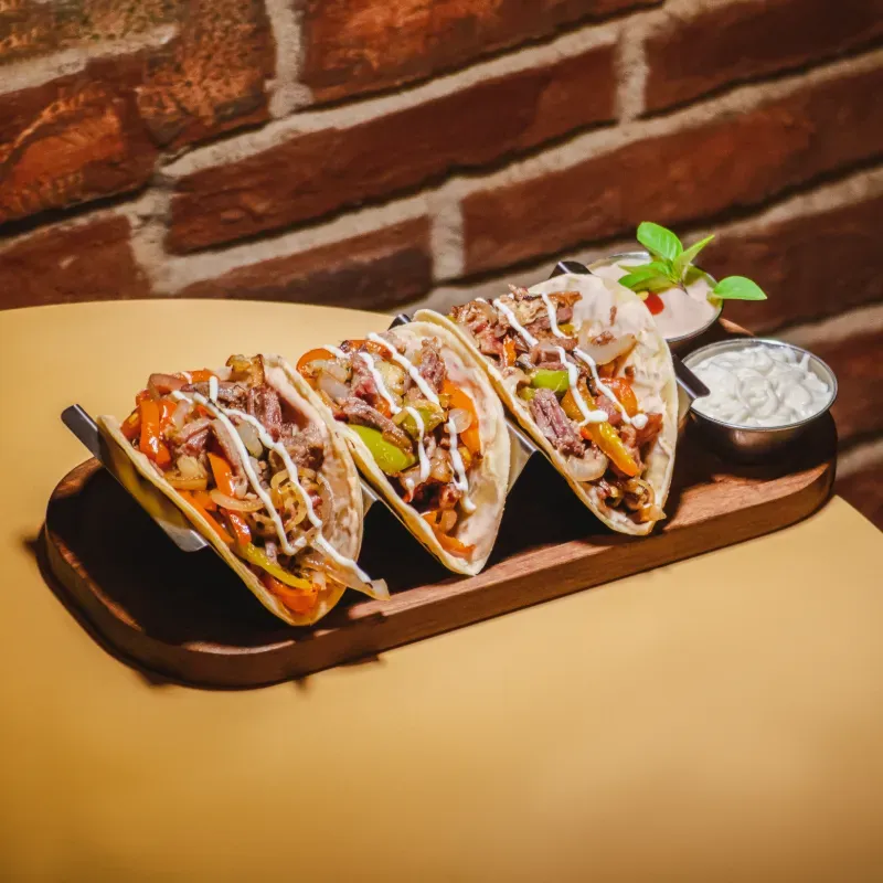 TACOS DE CERDO
