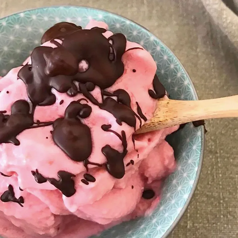 Helado Crema de Fresa Bombón - Tina de 4.5 Litros * Nuevo Producto (Súper Calidad)