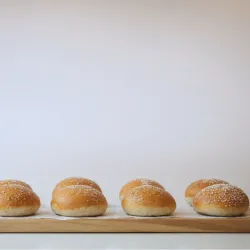 Pan Bon - 8 piezas de 45 gramos cada una *Retactiladas con o sin ajonjolí a su gusto.