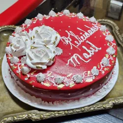 Tarta de Merengue con Rosas y Láminas de Plata u Oro Comestible (Cake)
